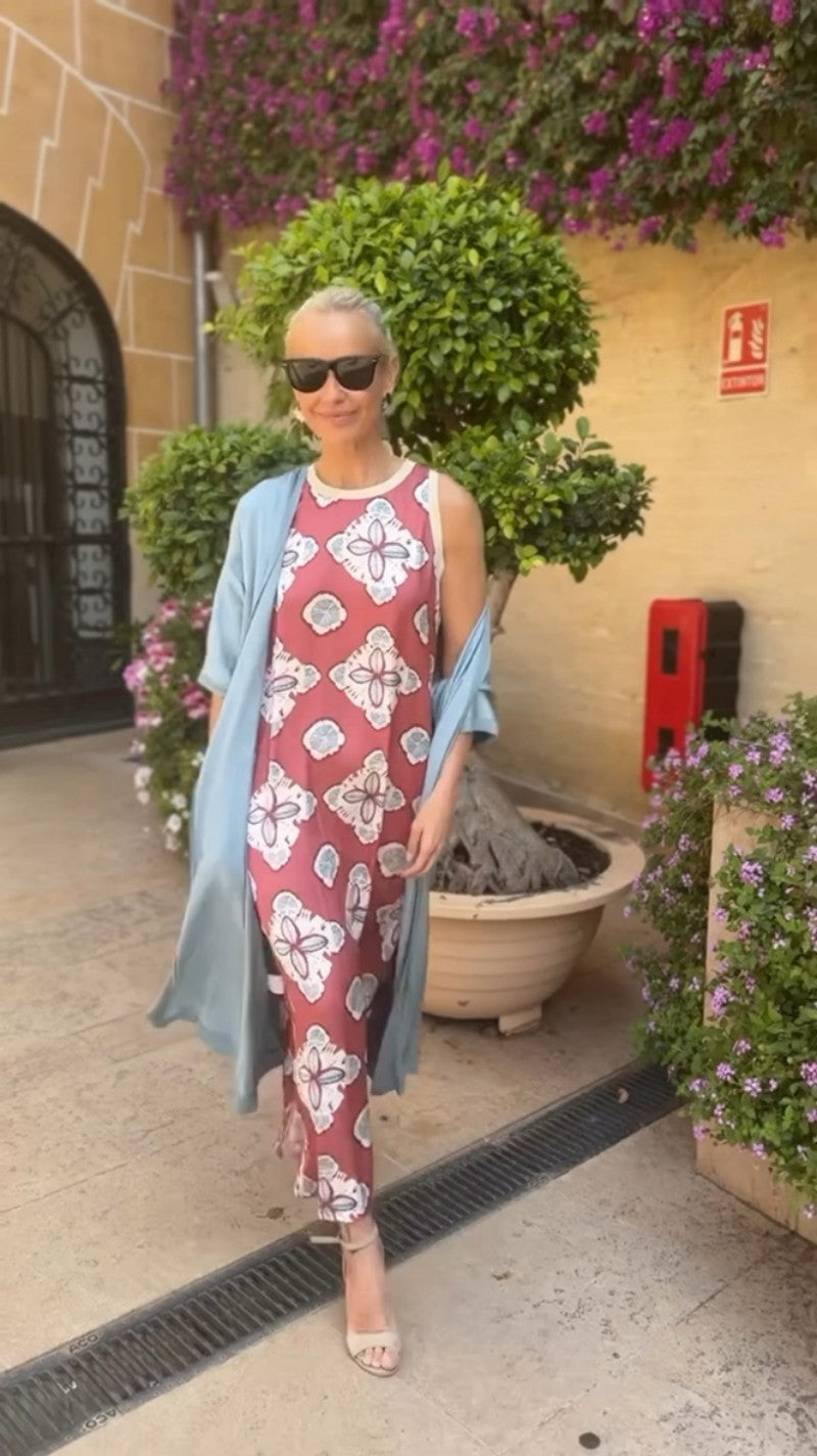 Amatista | Elegantní dlouhé šaty s odpovídajícím šálkem