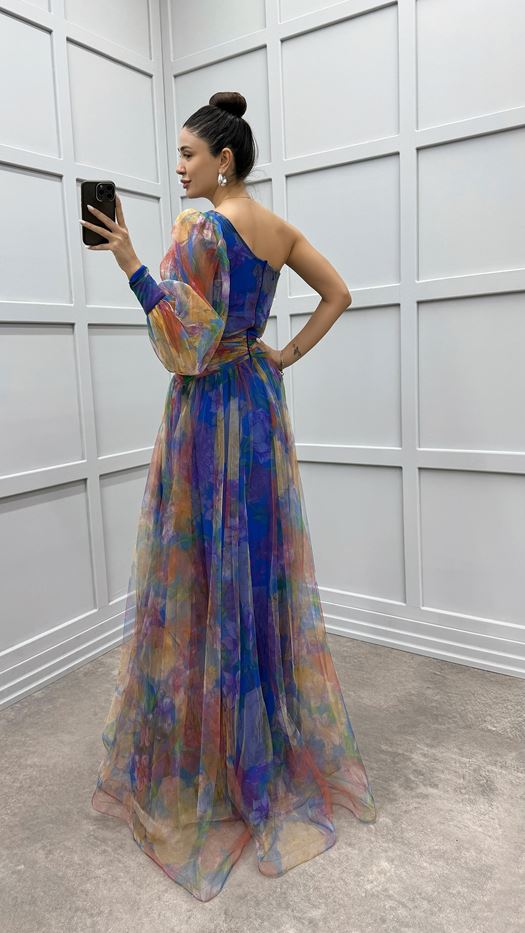 Cecilia | Elegantní šaty s rozparkem