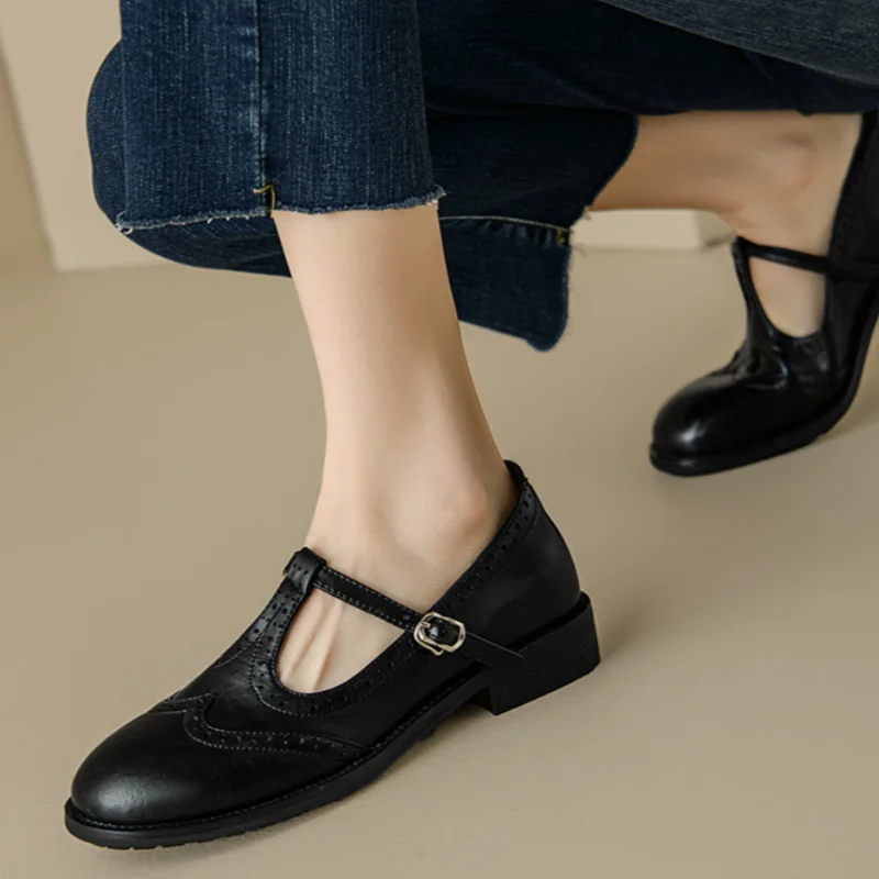 Elegantní T-páskové Mary Janes