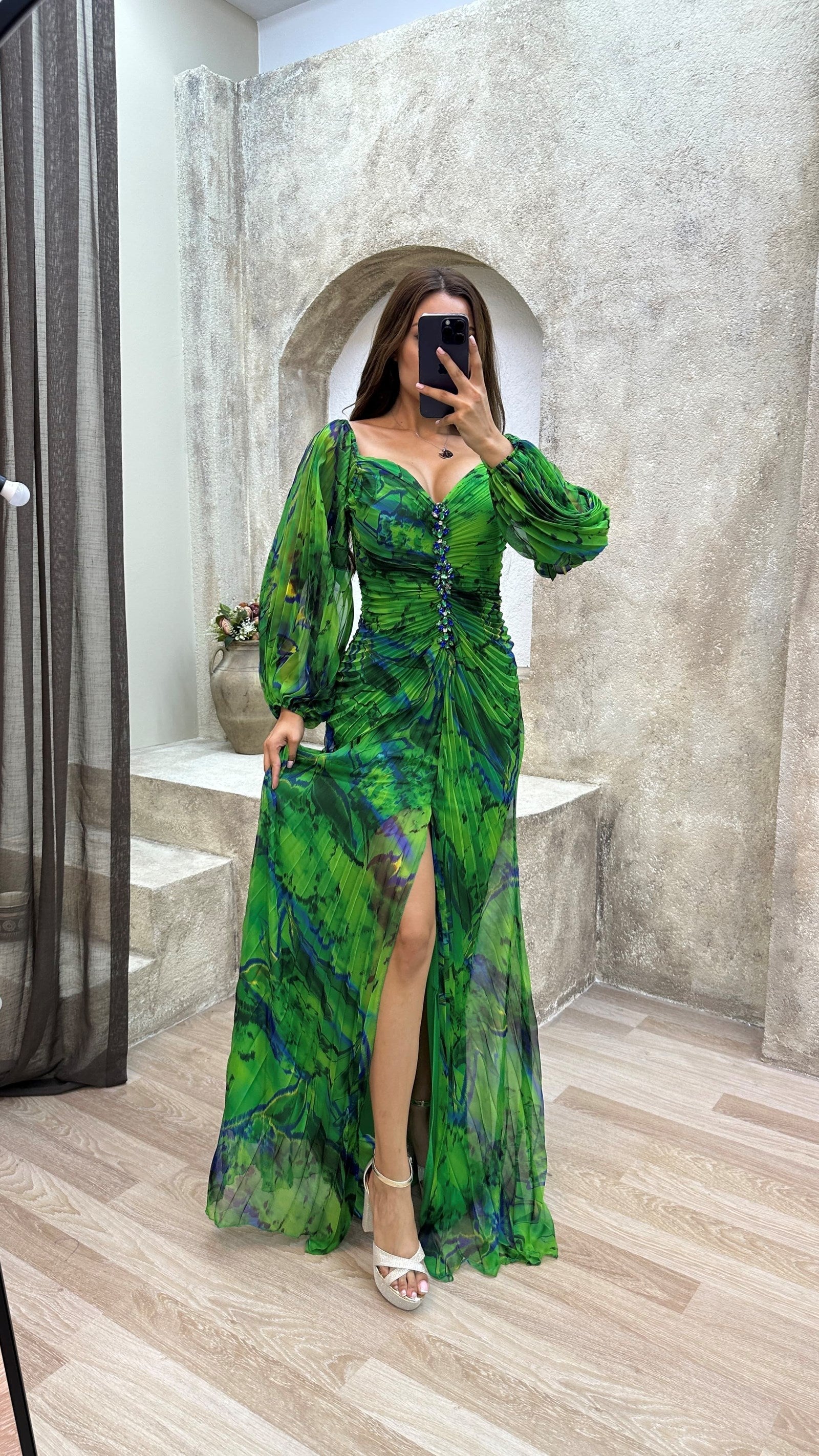 Gisselle | Elegantní šaty s výstřihem do V